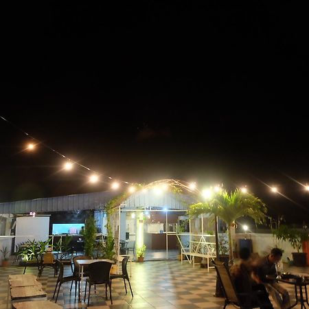Syafira Hotel Langgur Exterior foto
