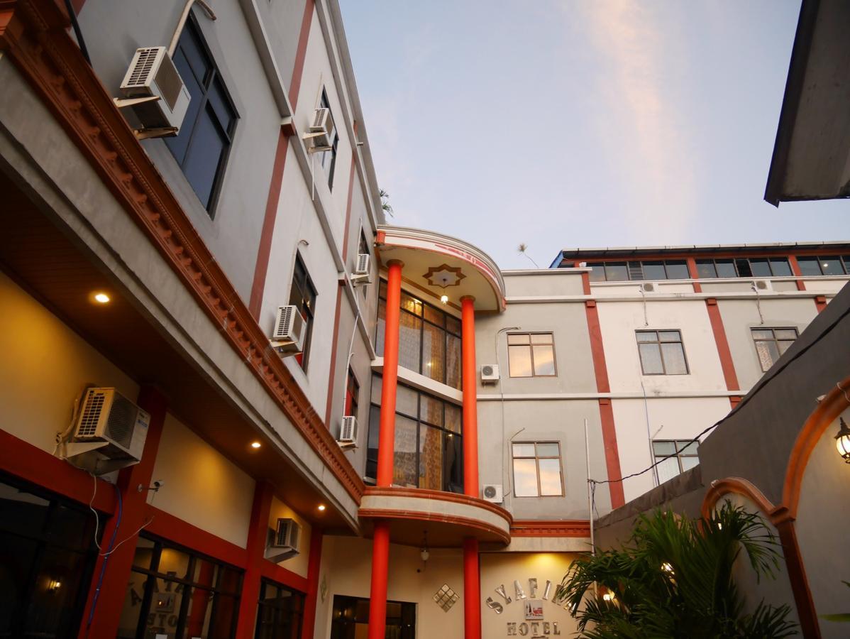 Syafira Hotel Langgur Exterior foto